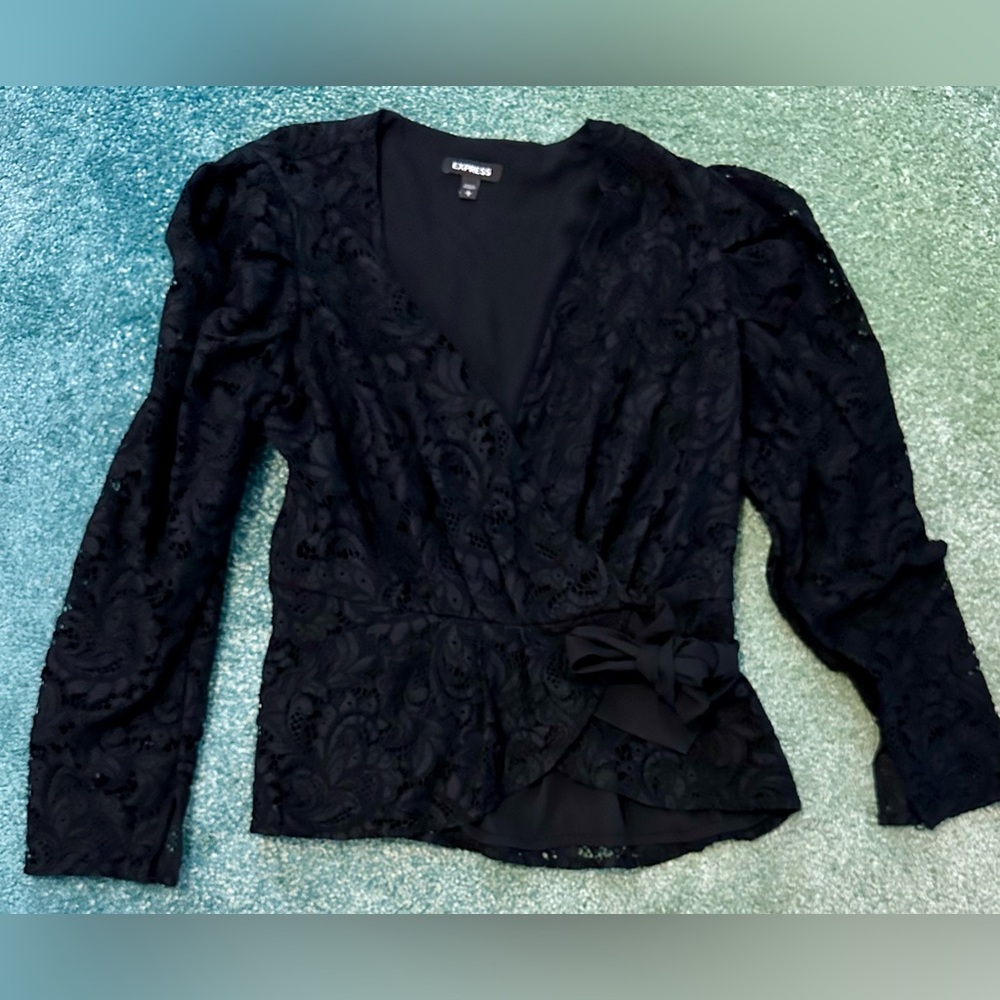 Women’s Express Puff Sleeve Lace Long Sleeve Top - Size M